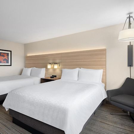 Holiday Inn Express Fort Bragg By Ihg Exterior foto