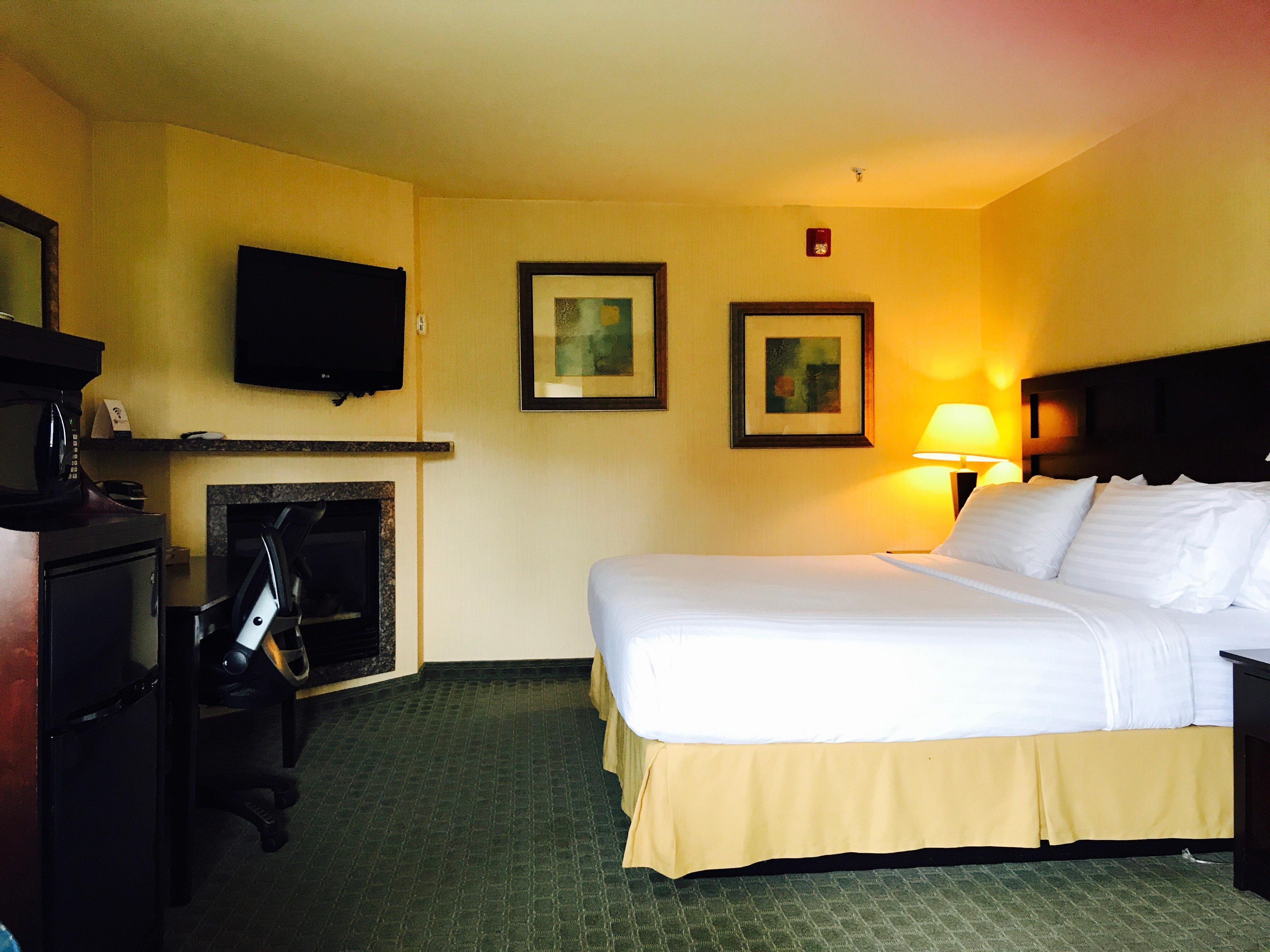 Holiday Inn Express Fort Bragg By Ihg Exterior foto
