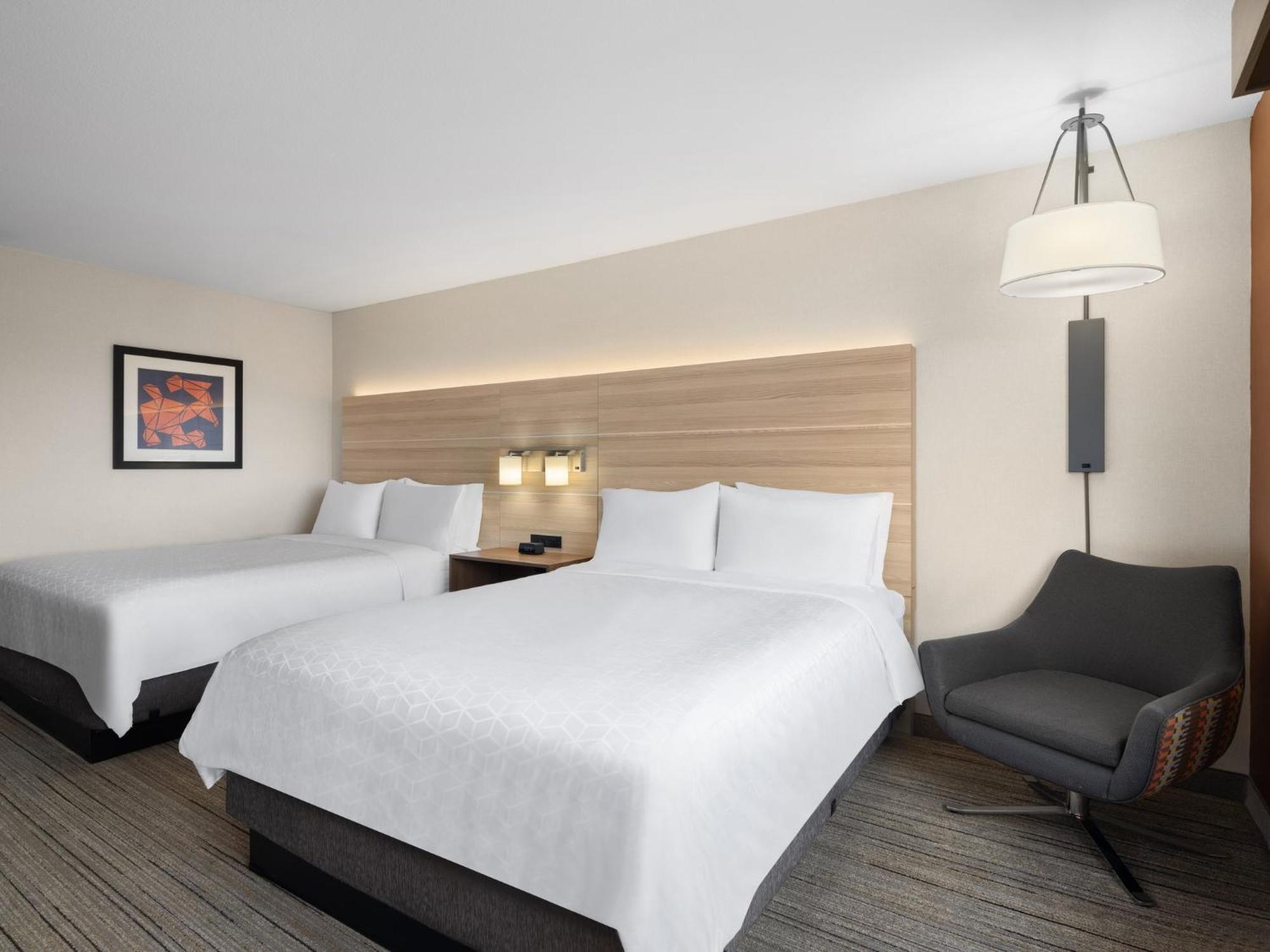 Holiday Inn Express Fort Bragg By Ihg Exterior foto