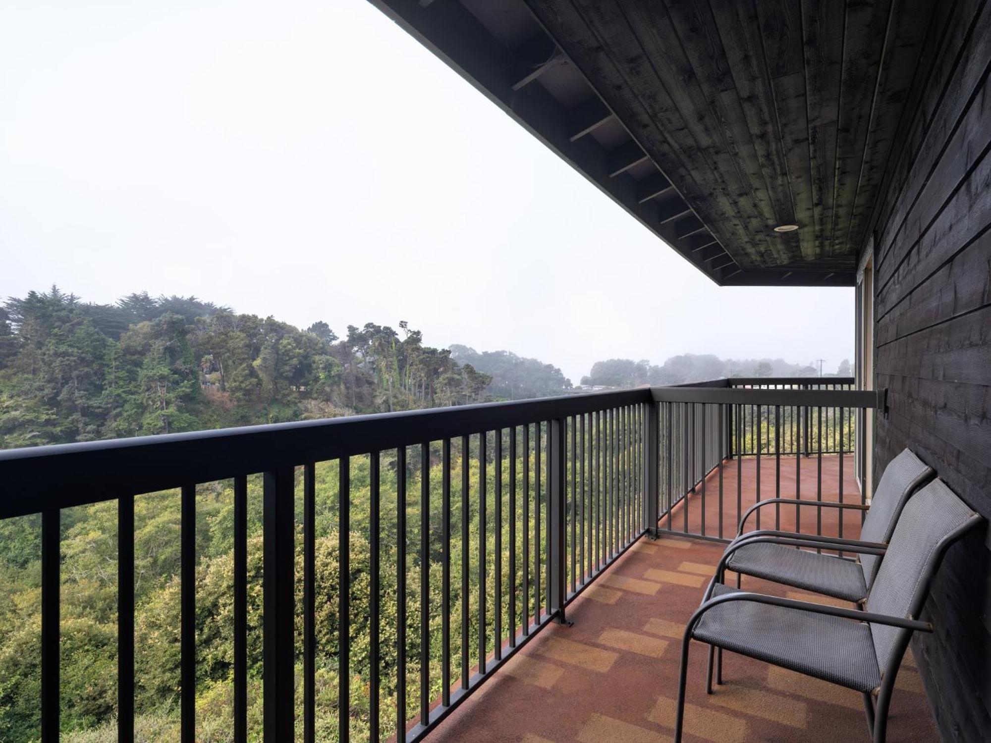 Holiday Inn Express Fort Bragg By Ihg Exterior foto