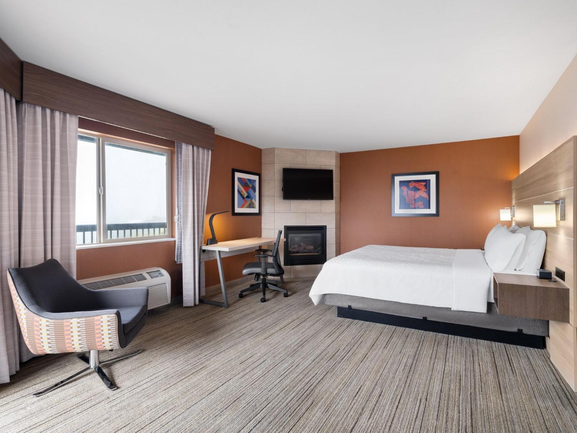Holiday Inn Express Fort Bragg By Ihg Exterior foto