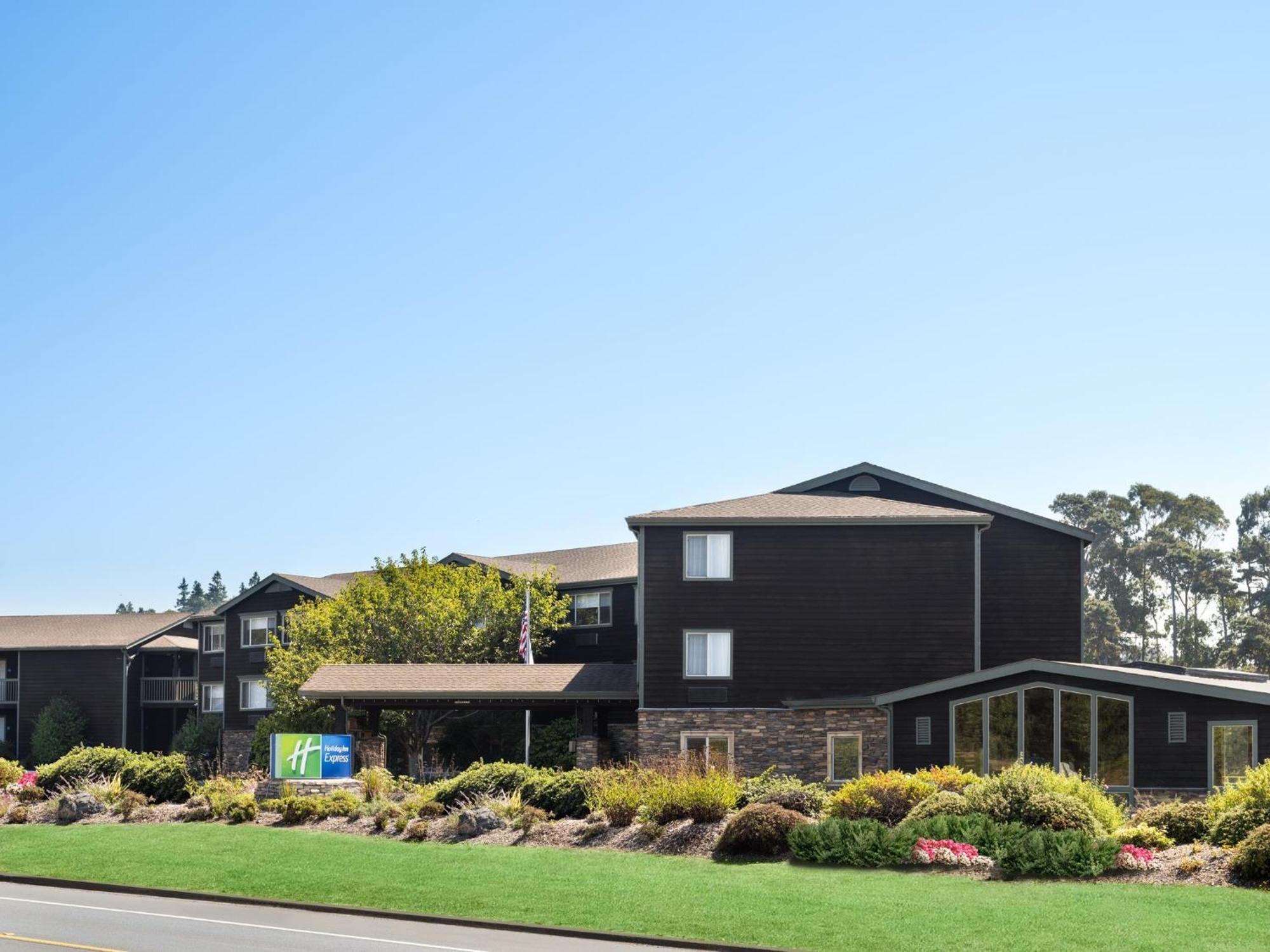 Holiday Inn Express Fort Bragg By Ihg Exterior foto